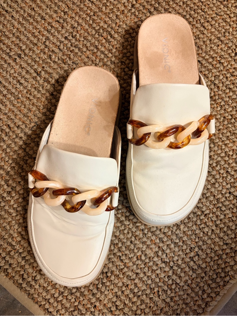 Vionic Cream Leather Chain-Accent Mule Slides - Picture 2 of 4